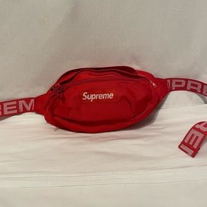 Supreme Fanny pack R3PLICA